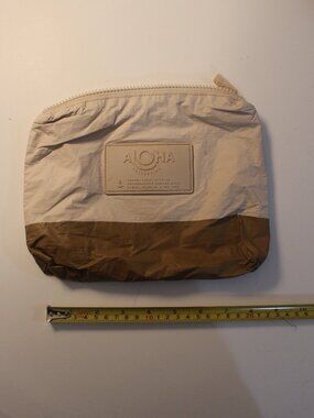 ALOHA Collection Cream & Metallic Gold Zip Travel Pouch